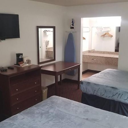 Hotel 2 Queen Beds Hotel Room 222 Wi-Fi Hot Tub Booking Stillwater Ngoại thất bức ảnh
